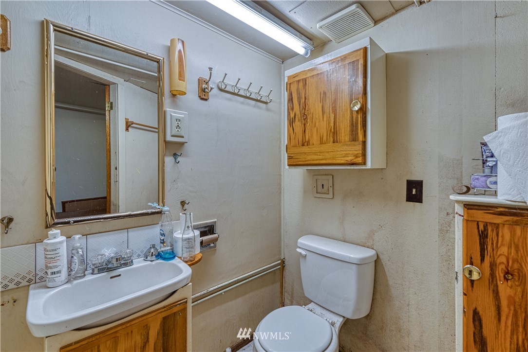 1823 Southeast Cedar Road Port Orchard, WA 98367 - Photo 25 of 32 Gallery Image 25