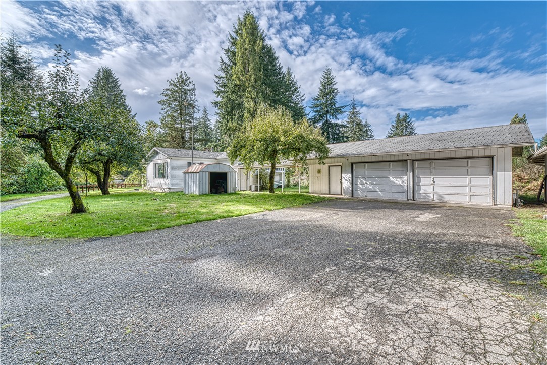 1823 Southeast Cedar Road Port Orchard, WA 98367 - Photo 4 of 32 Gallery Image 4