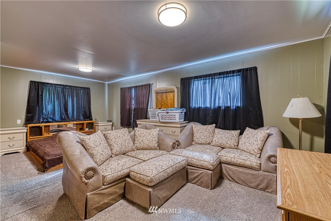 1823 Southeast Cedar Road Port Orchard, WA 98367 - Photo 8 of 32 Gallery Image 8