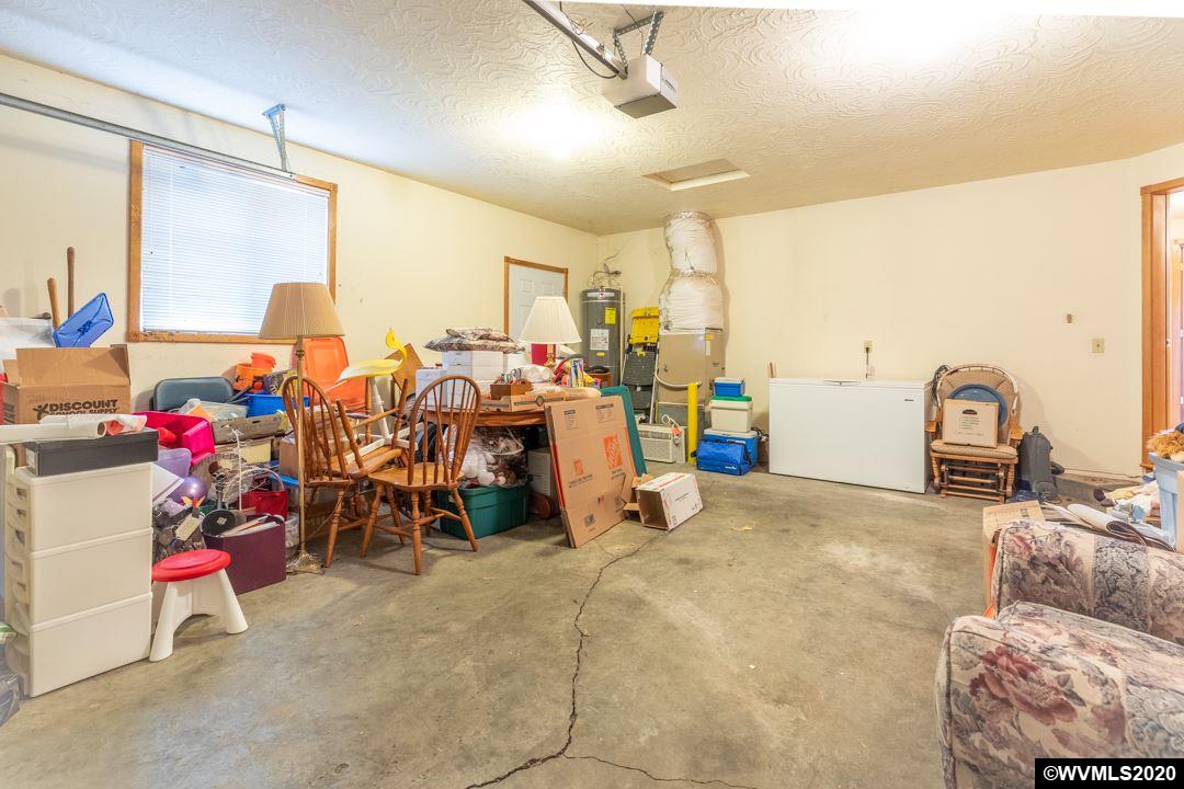 244 Edwards Road South Monmouth, OR 97361 - Photo 22 of 29 a view of a room with gym equipment