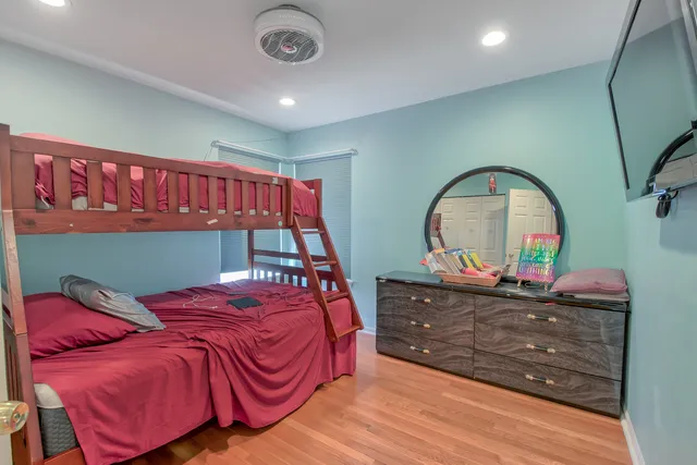 $549,000 | 1094 Vista Drive, Gurnee, IL 60031