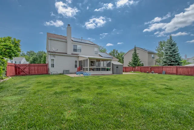 $549,000 | 1094 Vista Drive, Gurnee, IL 60031