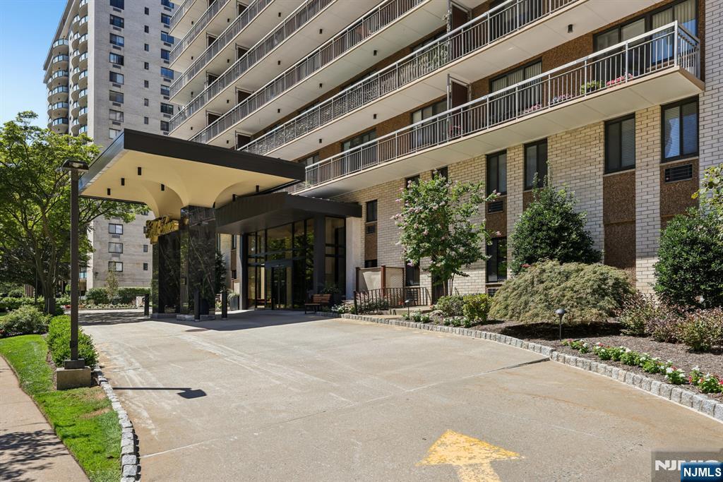 151 Prospect Avenue, Unit 19E Hackensack, NJ 07601 - Photo 2 of 39