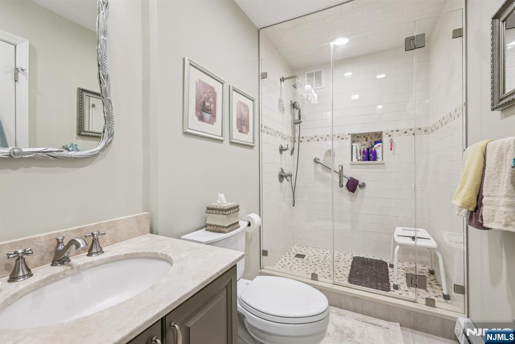 151 Prospect Avenue, Unit 19E Hackensack, NJ 07601 - Photo 27 of 39