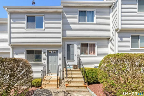 $289,000 | 273 Derby Avenue, Unit 904, Derby, CT 06418