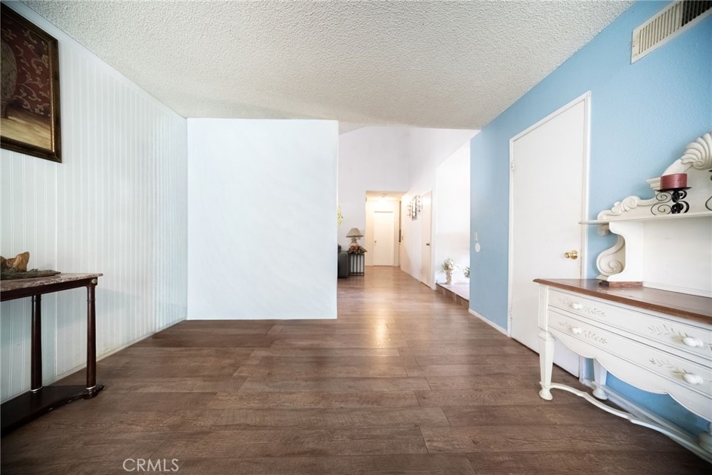 2433 Medina Avenue Simi Valley, CA 93063 - Photo 12 of 35