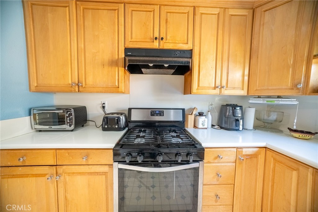 2433 Medina Avenue Simi Valley, CA 93063 - Photo 14 of 35