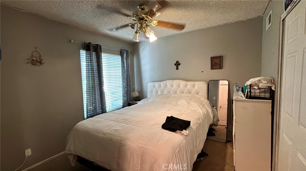 2433 Medina Avenue Simi Valley, CA 93063 - Photo 19 of 35