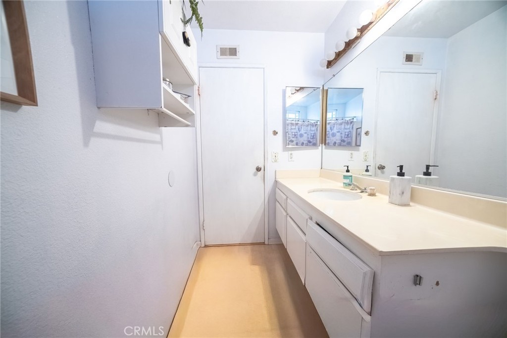 2433 Medina Avenue Simi Valley, CA 93063 - Photo 22 of 35