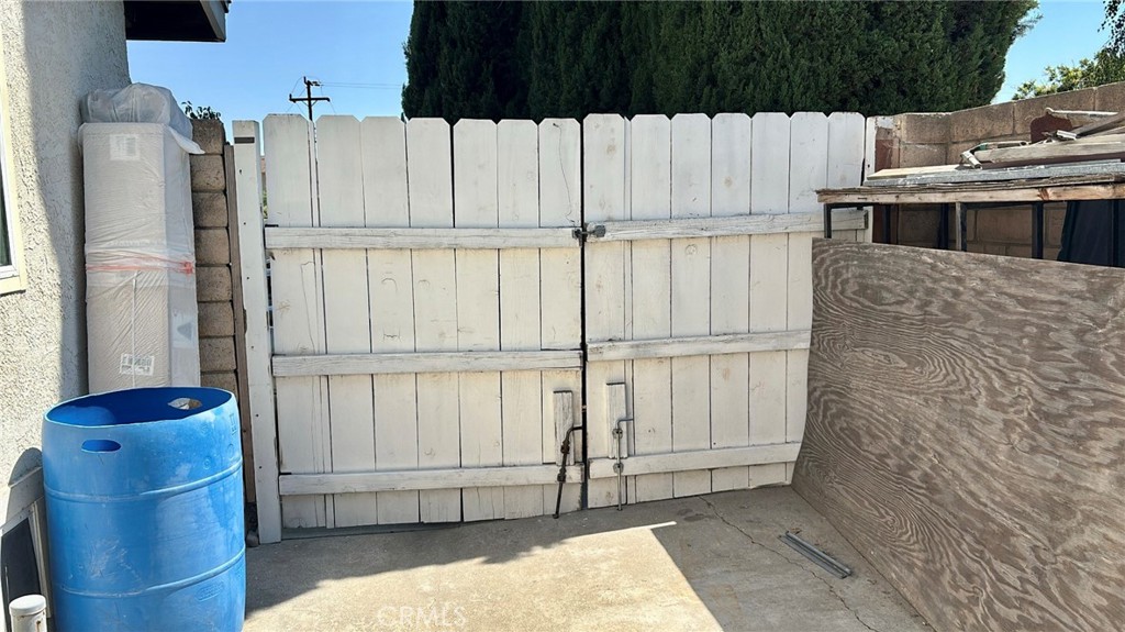 2433 Medina Avenue Simi Valley, CA 93063 - Photo 31 of 35