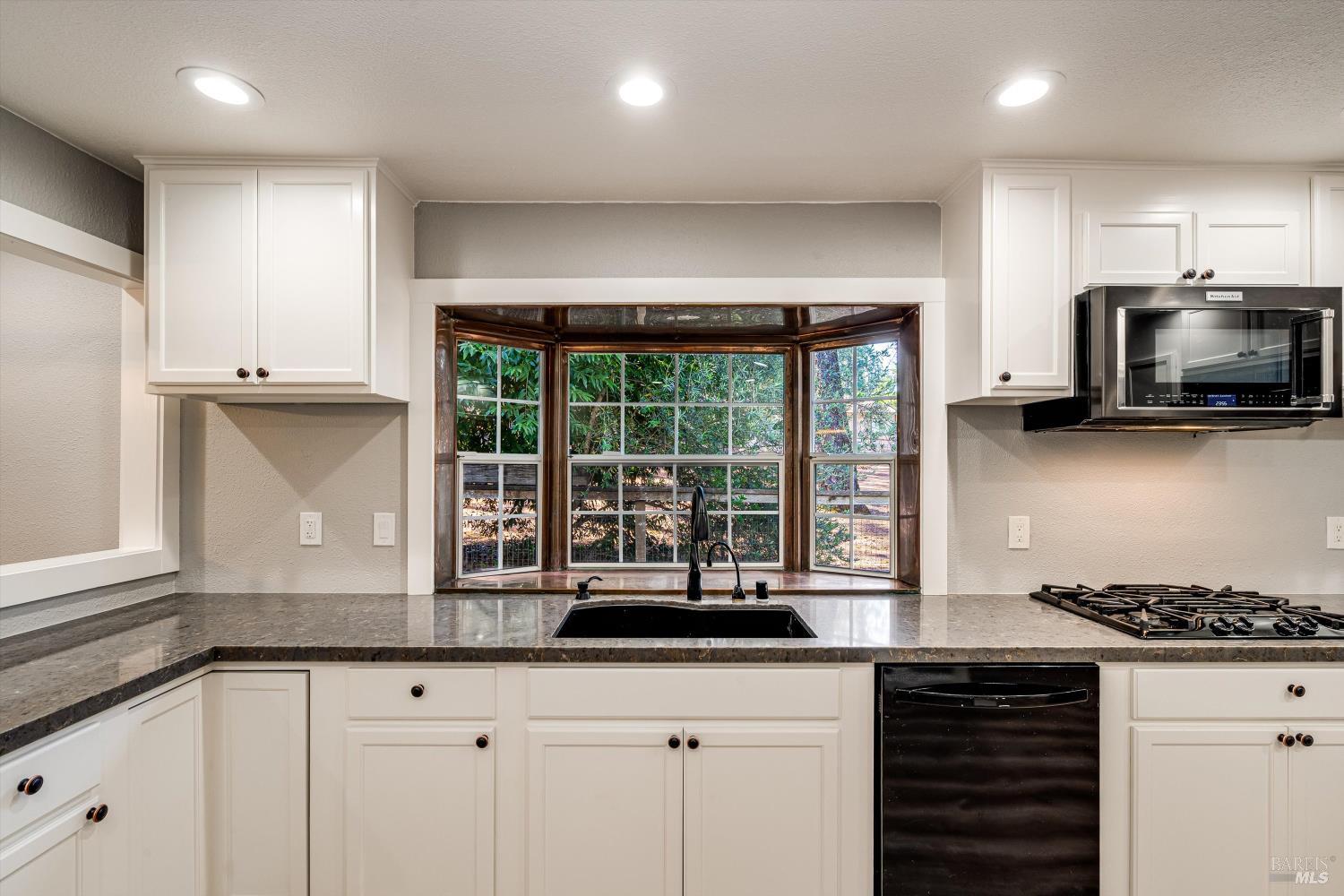 5346 Montecito Avenue Santa Rosa, CA 95404 - Photo 19 of 72