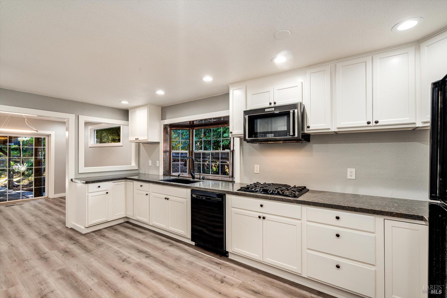 5346 Montecito Avenue Santa Rosa, CA 95404 - Photo 21 of 72