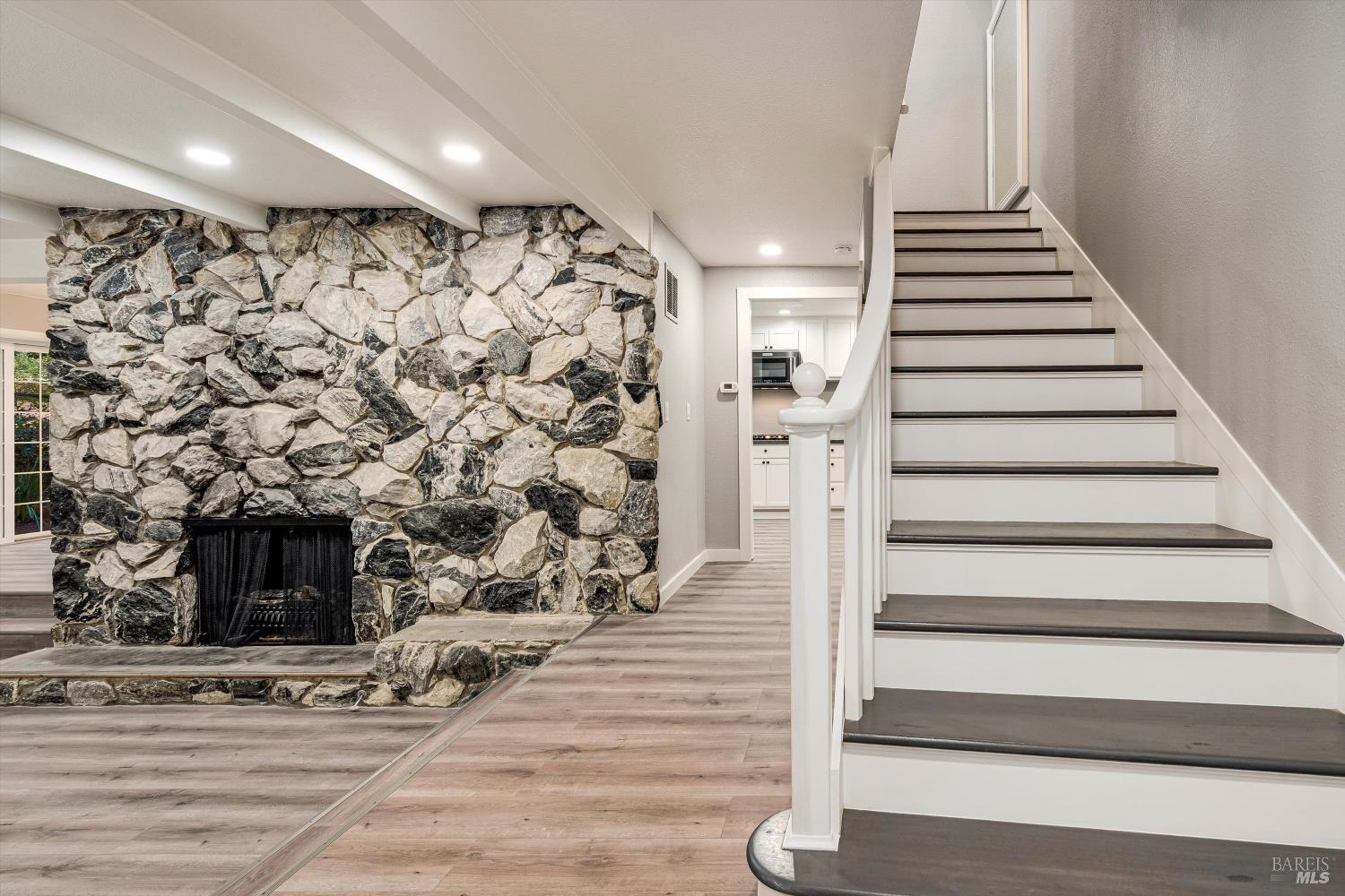 5346 Montecito Avenue Santa Rosa, CA 95404 - Photo 6 of 72