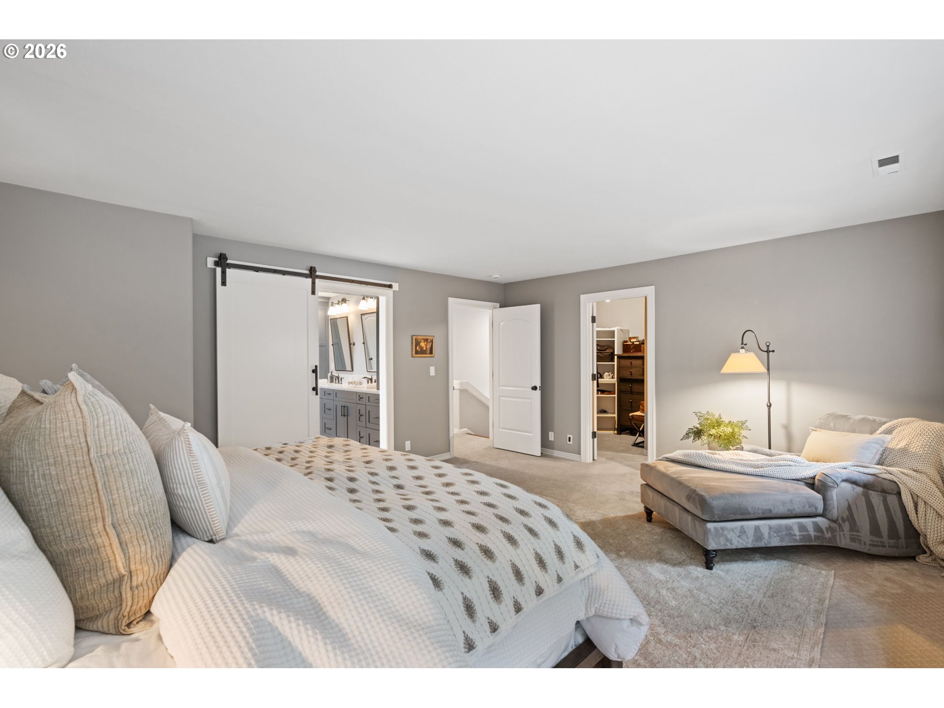 18977 Southwest Barton Road Lake Oswego, OR 97034 - Photo 26 of 48