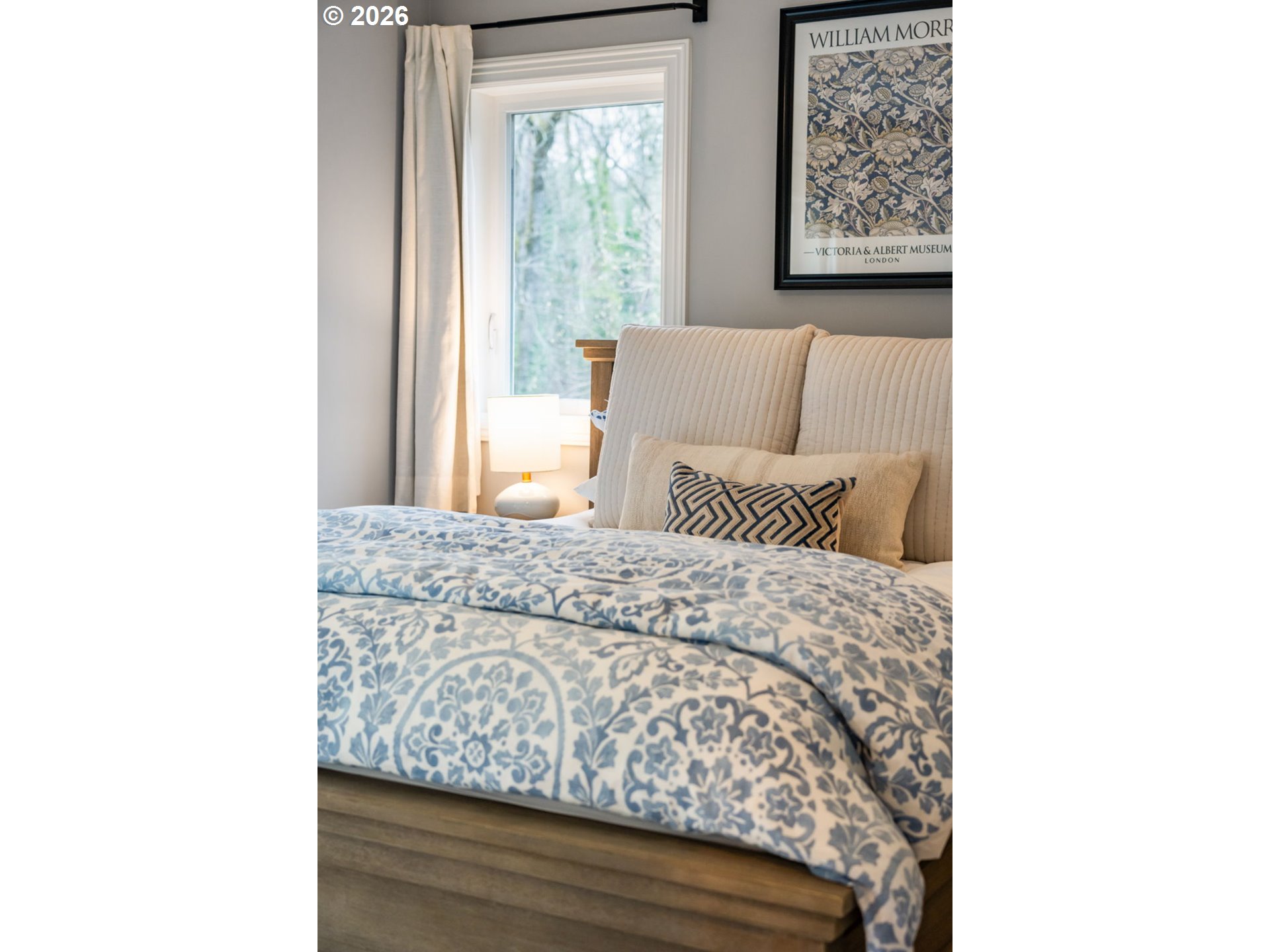 18977 Southwest Barton Road Lake Oswego, OR 97034 - Photo 34 of 48