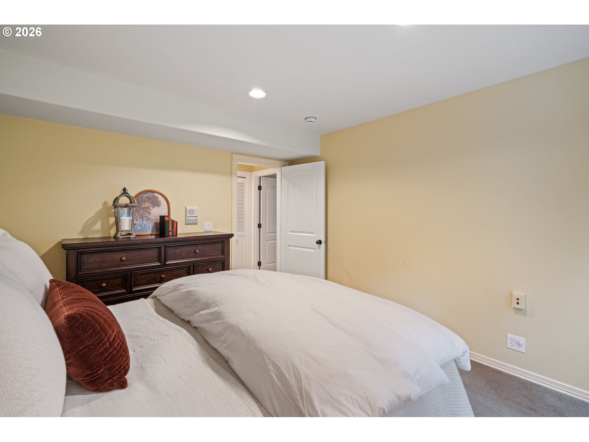 18977 Southwest Barton Road Lake Oswego, OR 97034 - Photo 37 of 48