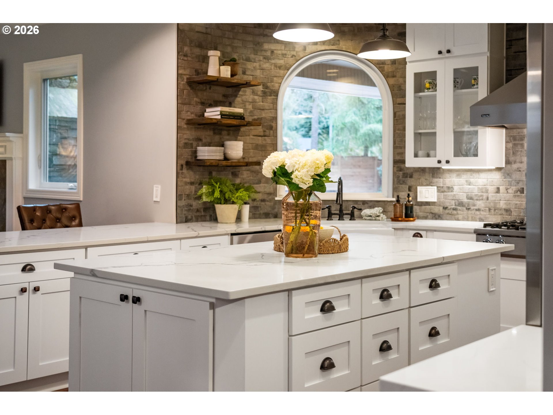 18977 Southwest Barton Road Lake Oswego, OR 97034 - Photo 10 of 48