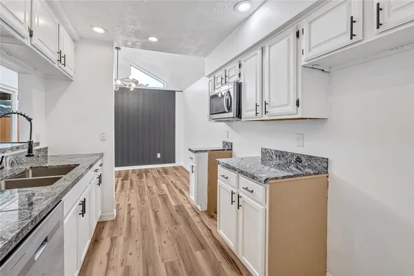 $2,200 | 12426 North Rachlin Circle, Houston, TX 77071