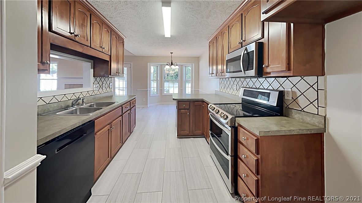 5410 Spreading Branch Road Hope Mills, NC 28348 - Photo 6 of 19 Gallery Image 6