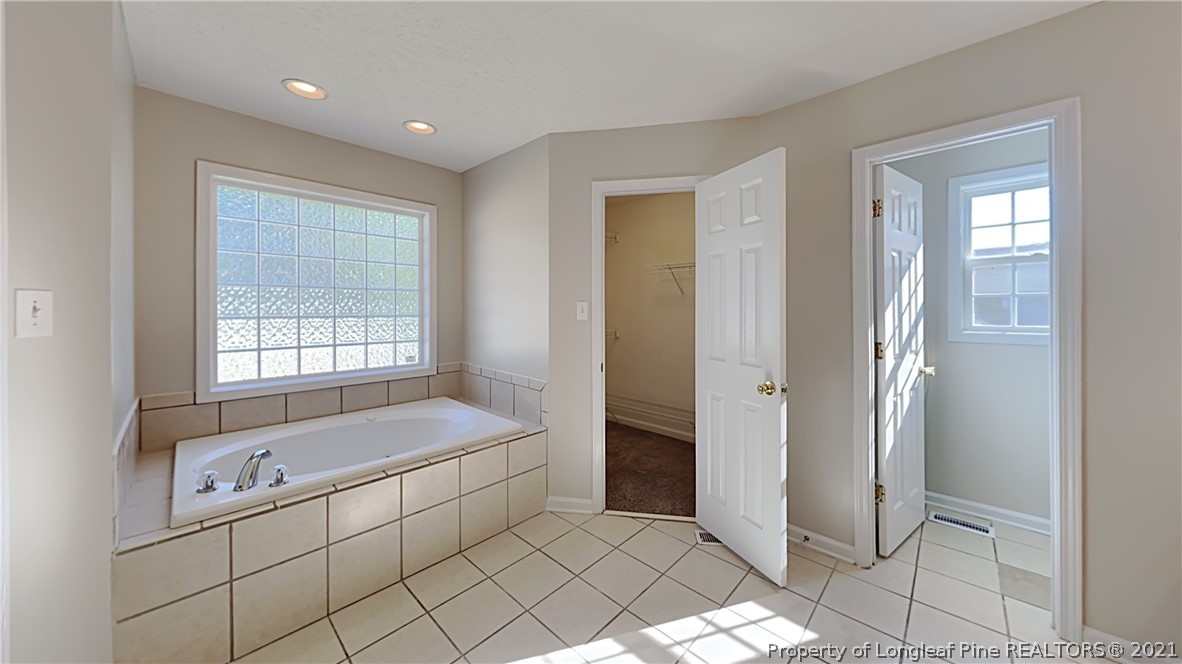 5410 Spreading Branch Road Hope Mills, NC 28348 - Photo 10 of 19 Gallery Image 10