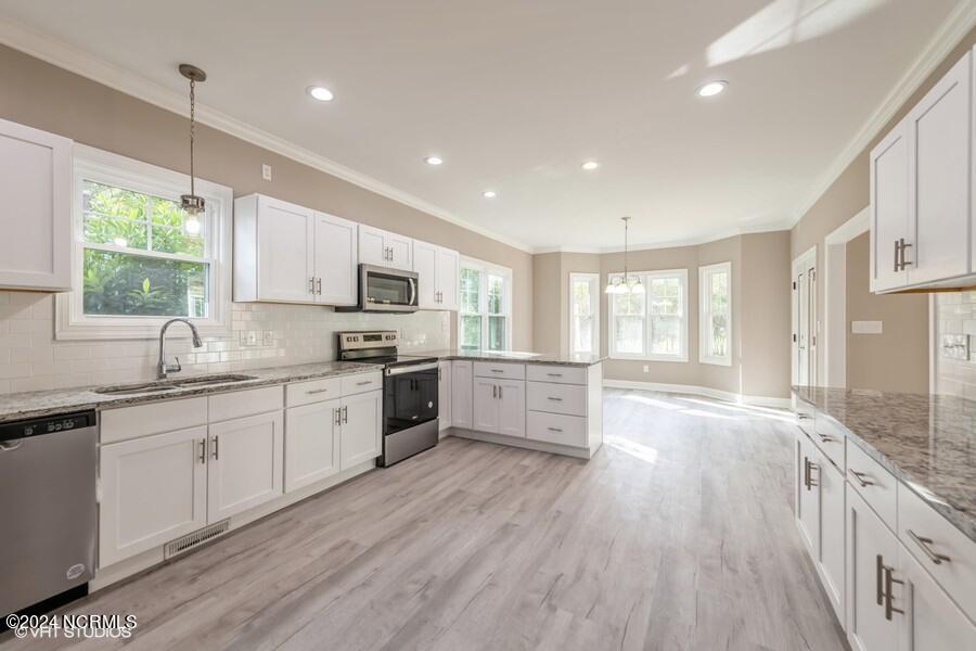 132 Cedar Point Drive Wallace, NC 28466 - Photo 2 of 30 10_132-Cedar-Point-Drive_Web