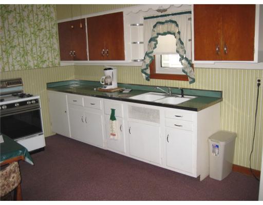 910 Main Street East Rural Valley, PA 16249 - Photo 3 of 12 Kitchen.