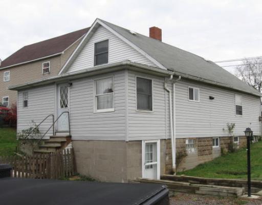 422 Bear Road Worthington, PA 16262 - Photo 2 of 9 Exterior Back.