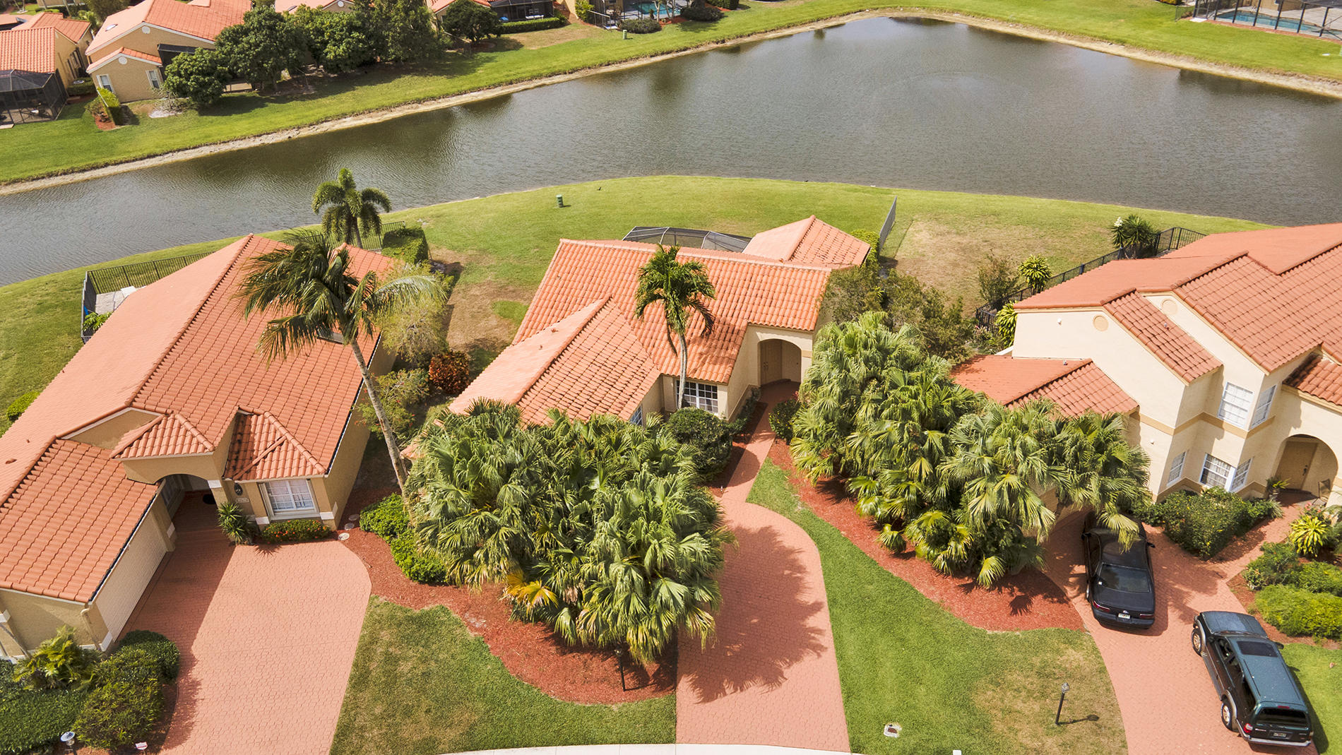 8260 Helsinki Circle Boca Raton, FL 33434 - Photo 3 of 18 HUGE LAKE