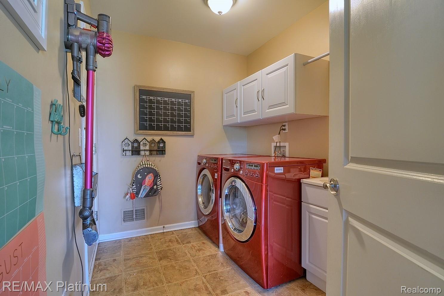 24579 Martindale Road South Lyon, MI 48178 - Photo 27 of 41 Laundry Room.jpg