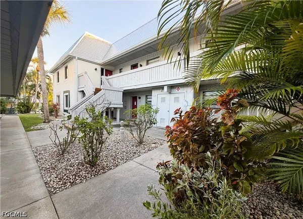 $1,550 | 3920 Orange Grove Boulevard, Unit 3, North Fort Myers, FL 33903