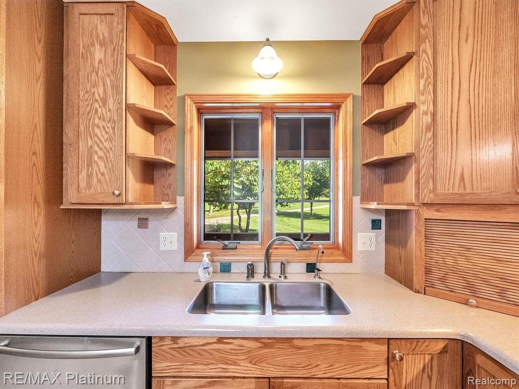 11061 Wiggins Road Howell, MI 48855 - Photo 8 of 79