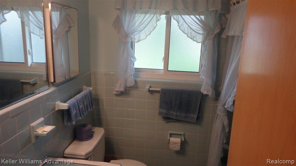 27581 Jean Road Warren, MI 48093 - Photo 8 of 9 039.JPG