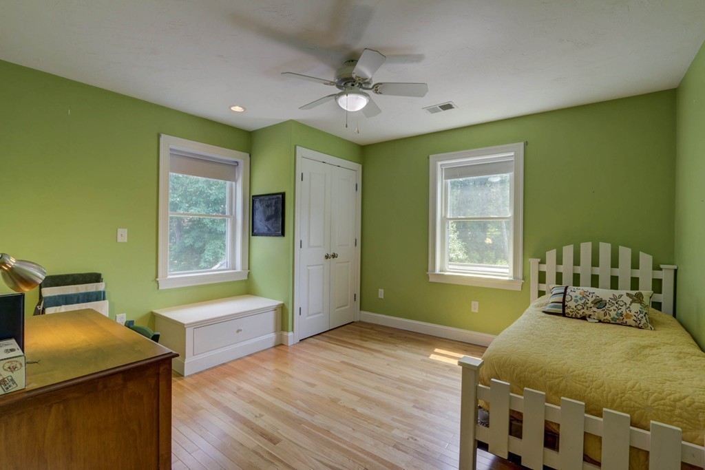 10 Daniels Road Medway, MA 02053 - Photo 17 of 29