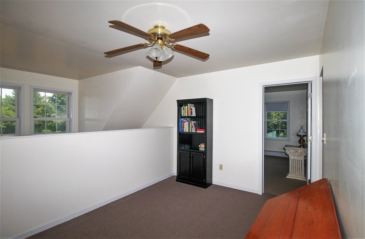 120 Tortolano Road South Royalton, VT 05068 - Photo 17 of 27