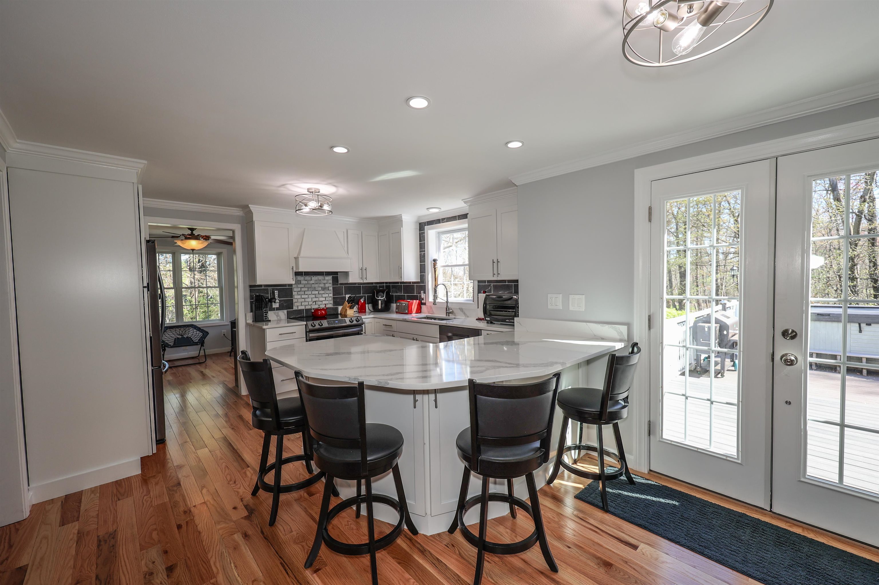 101 Litchfield Road Londonderry, NH 03053 - Photo 12 of 40