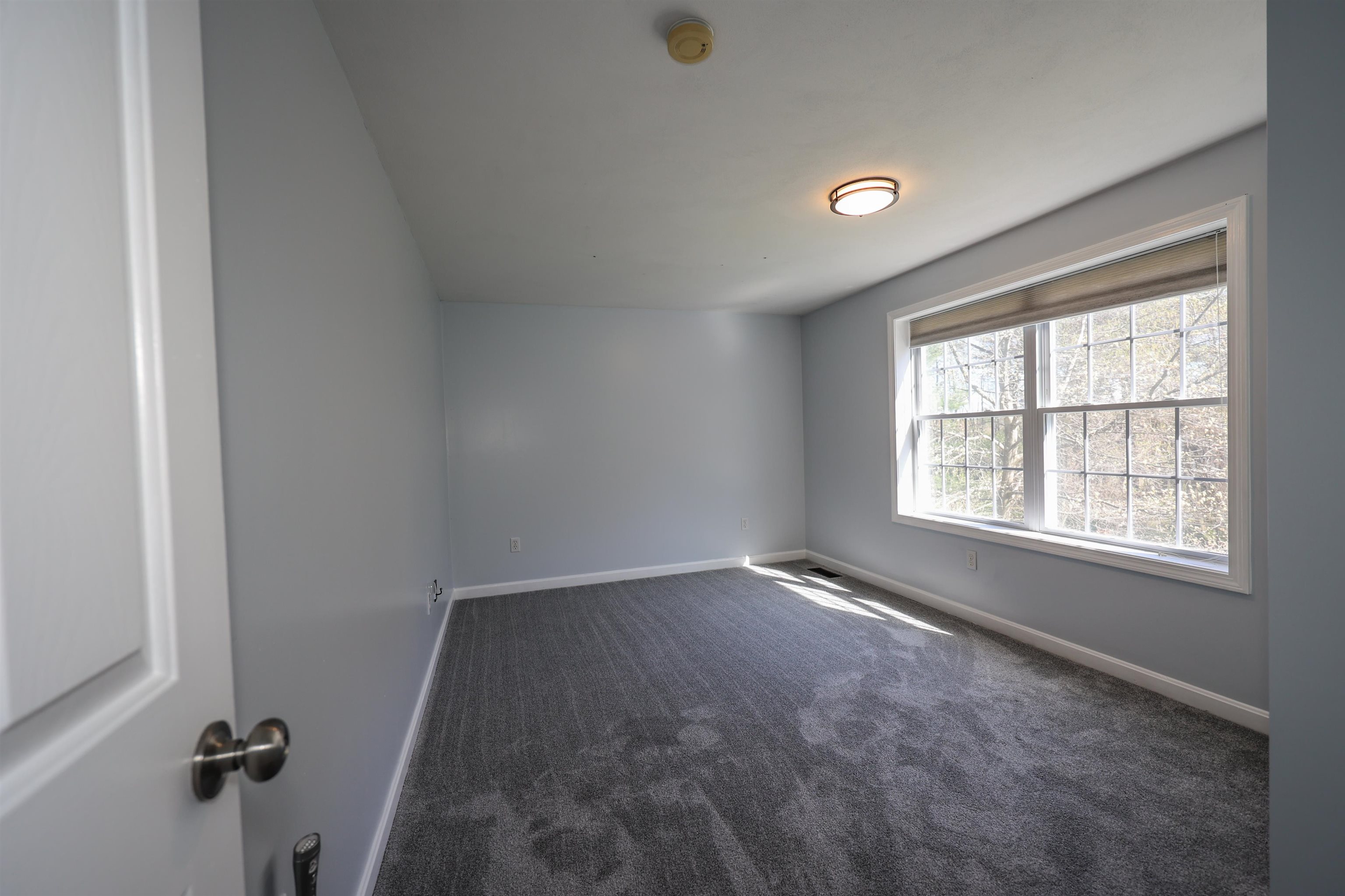 101 Litchfield Road Londonderry, NH 03053 - Photo 30 of 40