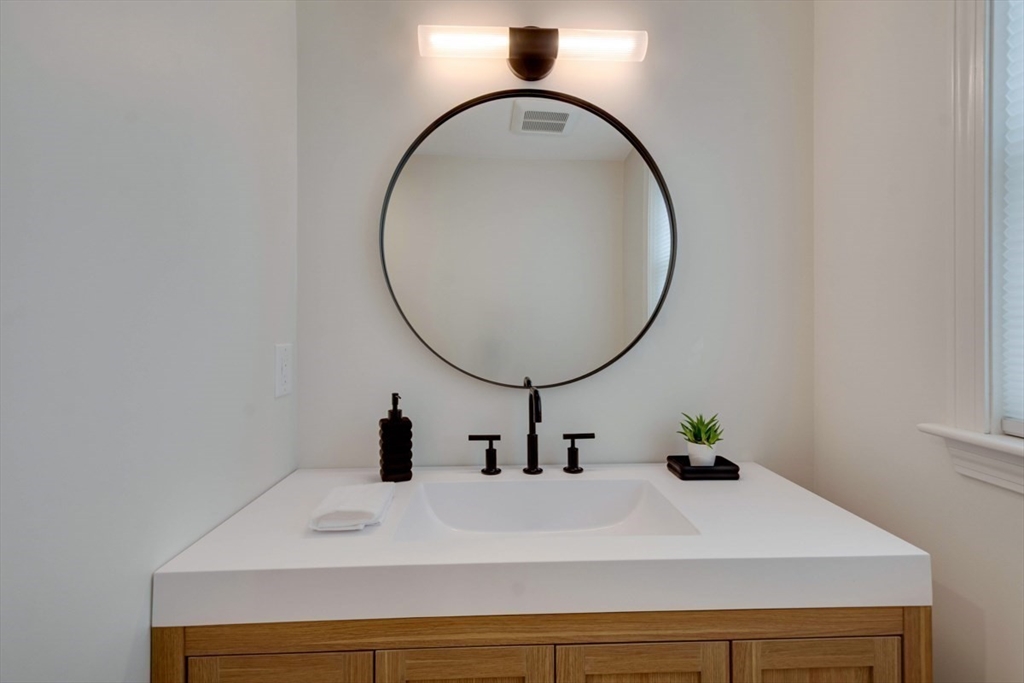 28 Lyme Road Newton, MA 02465 - Photo 13 of 20