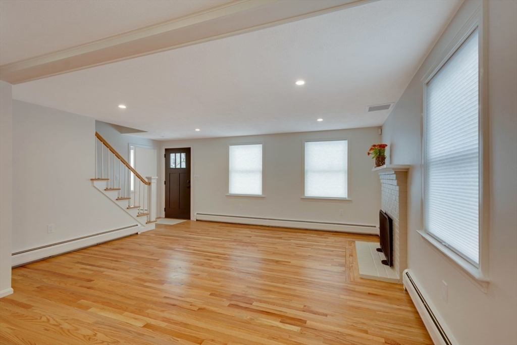 28 Lyme Road Newton, MA 02465 - Photo 8 of 20