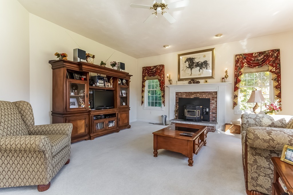 331 Hollis Road Lunenburg, MA 01462 - Photo 9 of 29 Gallery Image 9