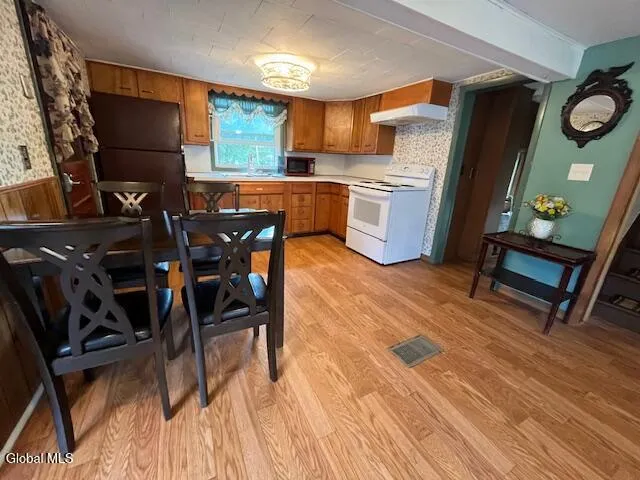 $214,900 | 12 Cottage Lane, Bethlehem, NY 12158