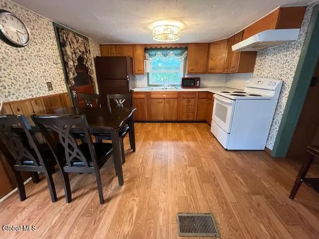 $214,900 | 12 Cottage Lane, Bethlehem, NY 12158