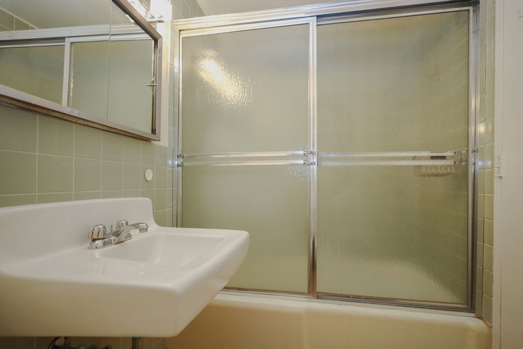 566 Commonwealth Avenue, Unit 304 Boston, MA 02215 - Photo 13 of 29