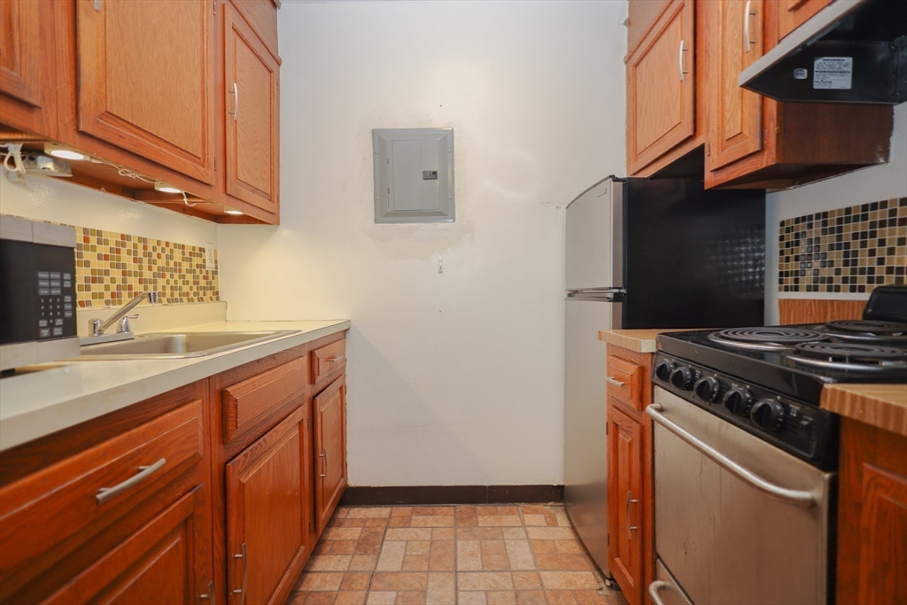 566 Commonwealth Avenue, Unit 304 Boston, MA 02215 - Photo 15 of 29