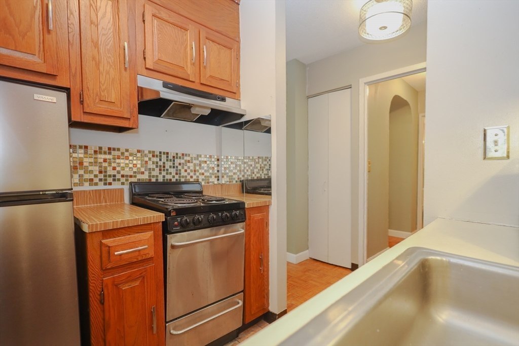 566 Commonwealth Avenue, Unit 304 Boston, MA 02215 - Photo 16 of 29
