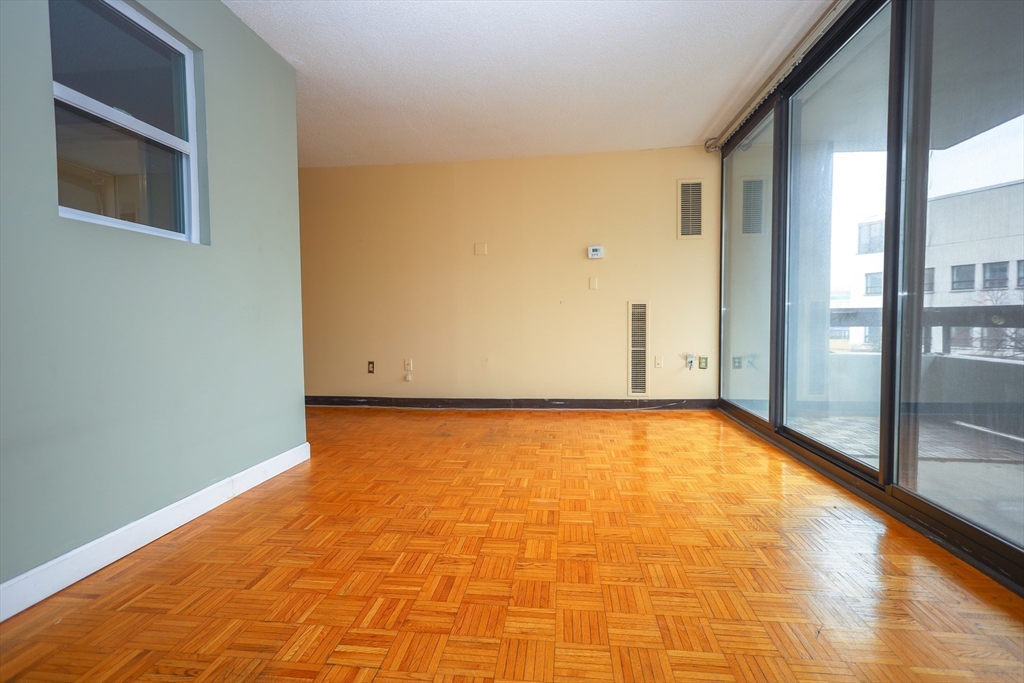 566 Commonwealth Avenue, Unit 304 Boston, MA 02215 - Photo 3 of 29