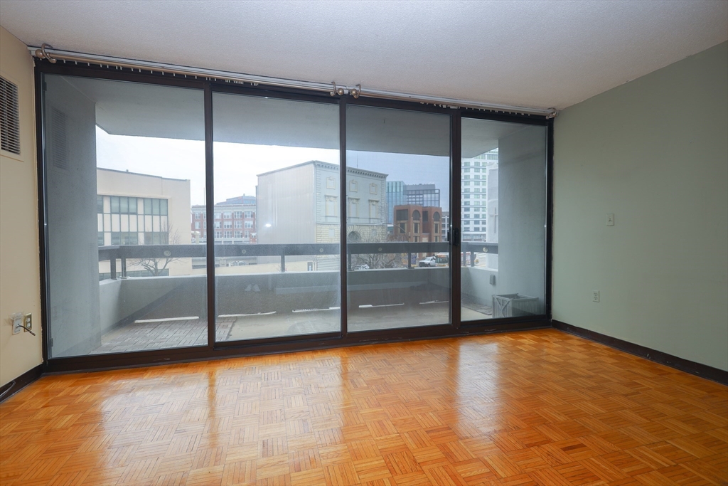 566 Commonwealth Avenue, Unit 304 Boston, MA 02215 - Photo 4 of 29