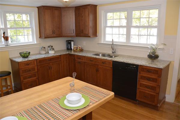 87 Harding Street Medfield, MA 02052 - Photo 3 of 30 Gallery Image 3