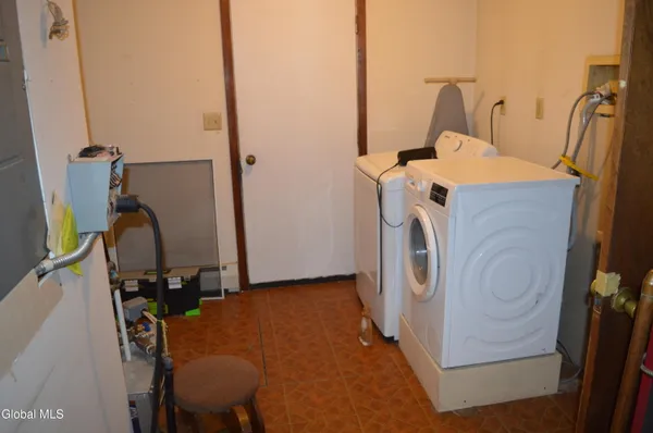 $180,000 | 37 Fox Street, Coeymans, NY 12158