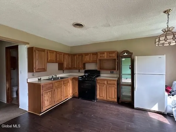 $180,000 | 37 Fox Street, Coeymans, NY 12158