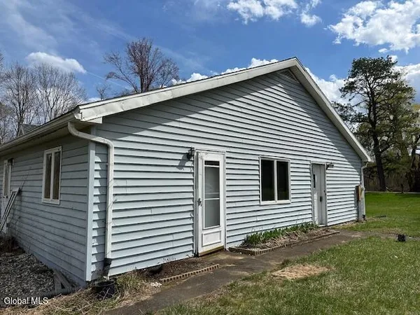 $180,000 | 37 Fox Street, Coeymans, NY 12158